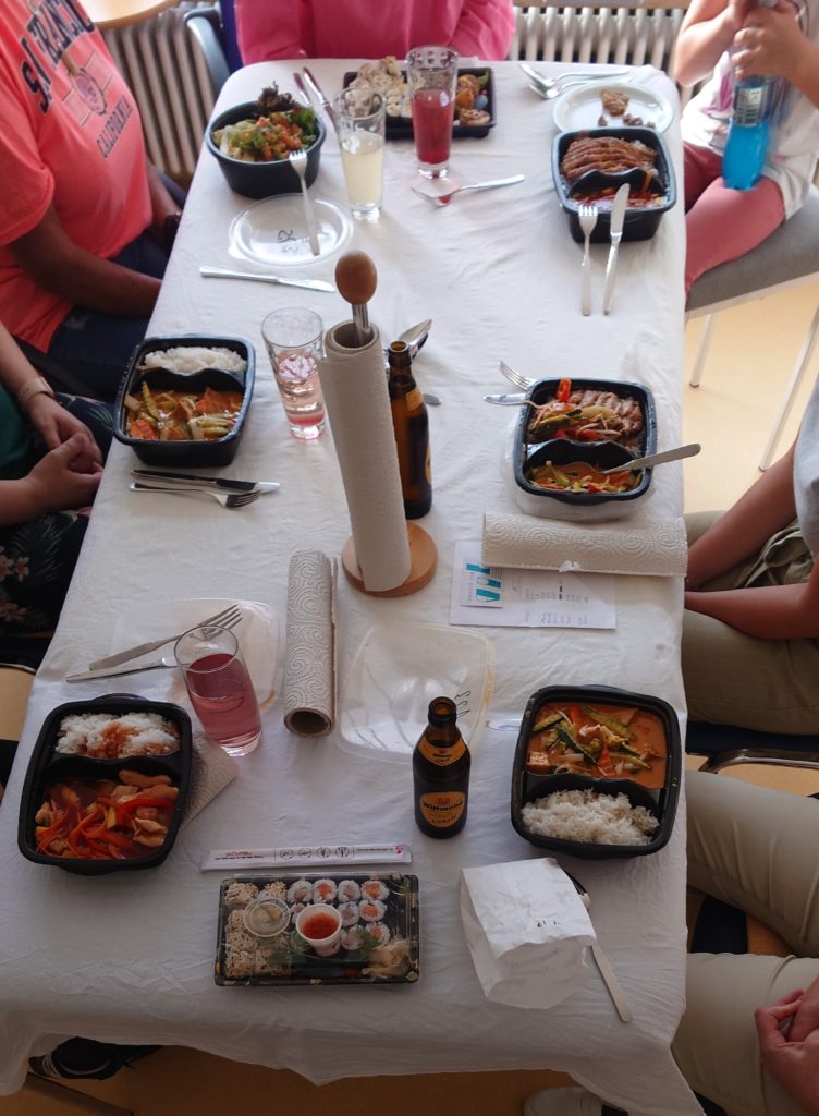 Physiotherapeuten in Vilsbiburg gestalten ihre Teamtreffen angenehmer mit Essen